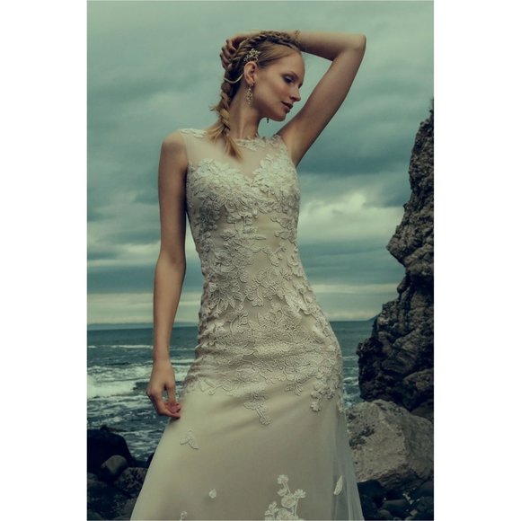 Tadashi Shoji Christiane Gown Size 4 and 12 NEW Wedding - Picture 4 of 4